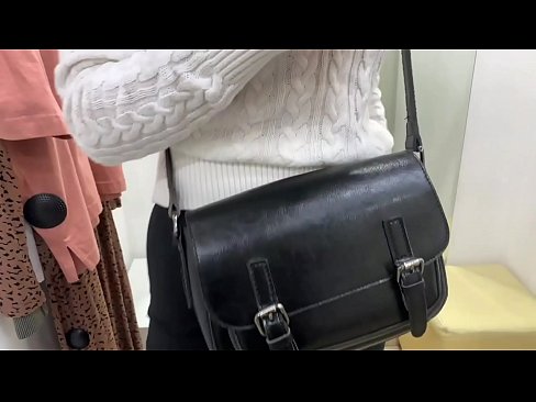 ❤️ Masturbazione pubblica della giovane cagna FeralBerry con un dildo nel camerino ❤️❌ Solo porno al it.moresexmovies.ru