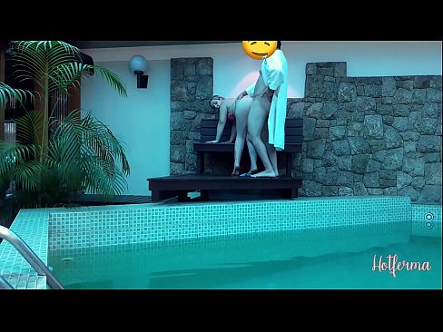 ❤️ Il capo invita la cameriera alla piscina, ma non poteva resistere a un caldo ❤️❌ Solo porno al it.moresexmovies.ru